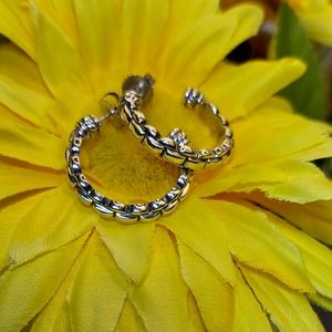 Jai Box Chain 1" Hoops